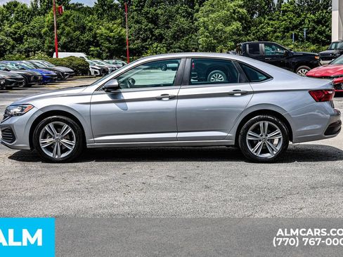 Used 2024 Volkswagen Jetta SE FWD image 8