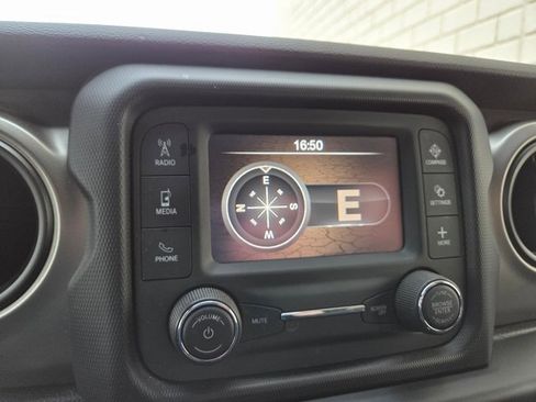 Used 2021 Jeep Wrangler Sport image 52