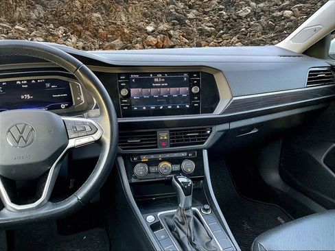 Used 2022 Volkswagen Jetta SEL image 6