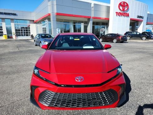 Certified 2025 Toyota Camry SE image 2