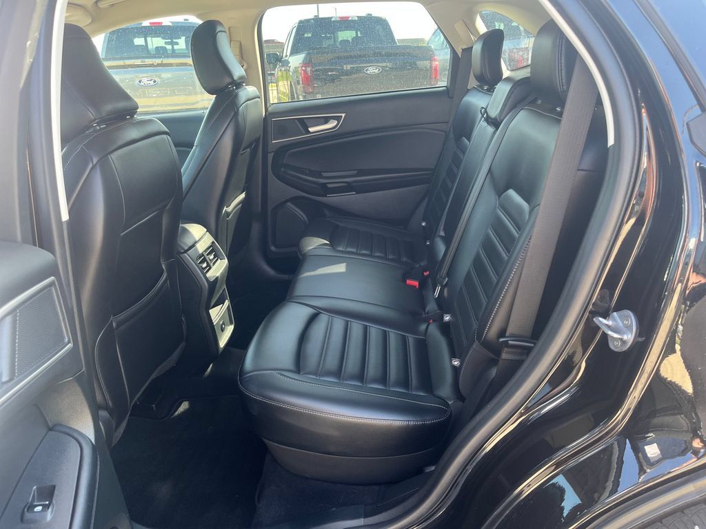 Used 2023 Ford Edge SEL AWD/4WD image 25