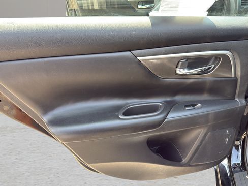 Used 2014 Nissan Altima 2.5 SL w/ Technology Package FWD image 14