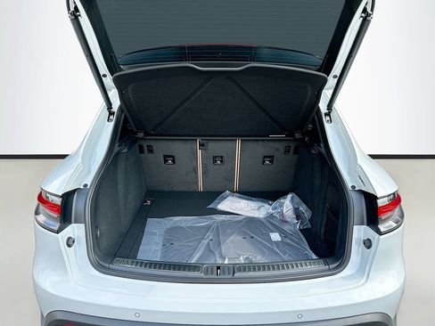 New 2026 Porsche Macan AWD/4WD image 28