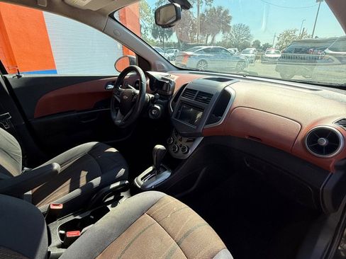 Used 2015 Chevrolet Sonic LT image 10