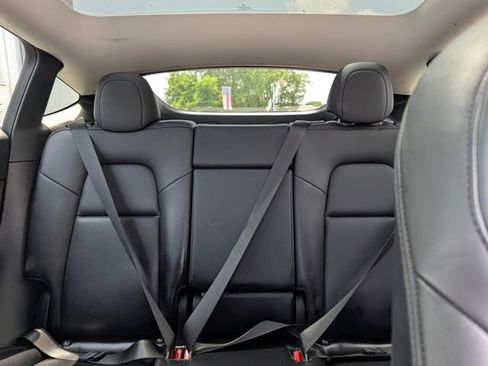 Used 2023 Tesla Model Y Performance AWD/4WD image 13