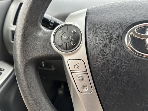 Used 2013 Toyota Prius V Five image 16