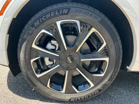 New 2026 Lincoln Nautilus Reserve AWD/4WD image 14