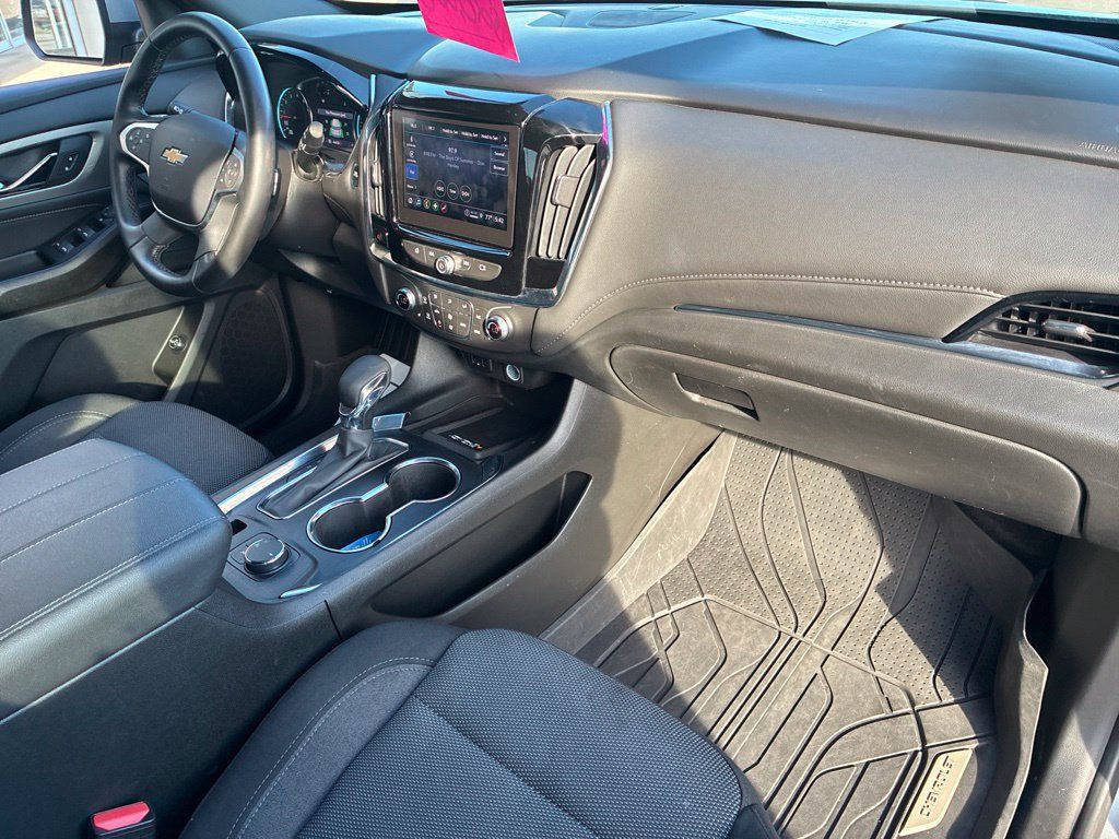 Used 2023 Chevrolet Traverse LT FWD image 20