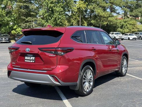 Used 2024 Toyota Highlander Platinum AWD/4WD image 20