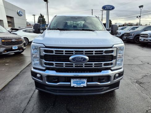 Used 2025 Ford F250 XLT w/ FX4 Off-Road Package image 2