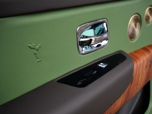 Certified 2023 Rolls-Royce Cullinan w/ Cullinan Package image 28