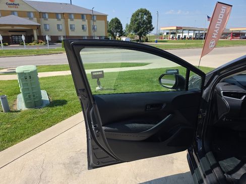 Used 2024 Toyota Corolla LE FWD image 20