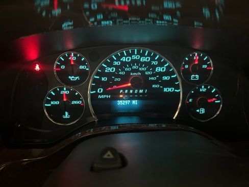 Used 2017 Chevrolet Express 2500 Work Van image 4