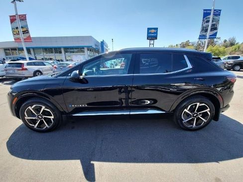 Used 2024 Chevrolet Equinox EV LT w/ LPO, Active Package FWD image 5