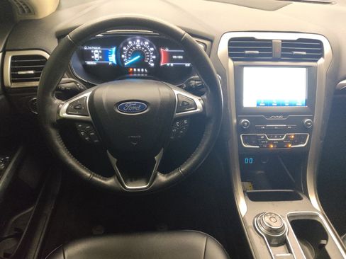 Used 2020 Ford Fusion SEL FWD image 22