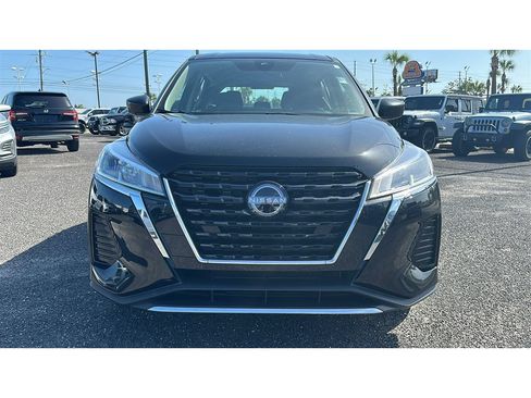 Used 2022 Nissan Kicks S FWD image 8