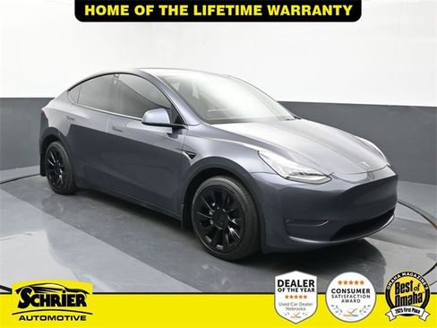 Used 2022 Tesla Model Y Long Range image 7