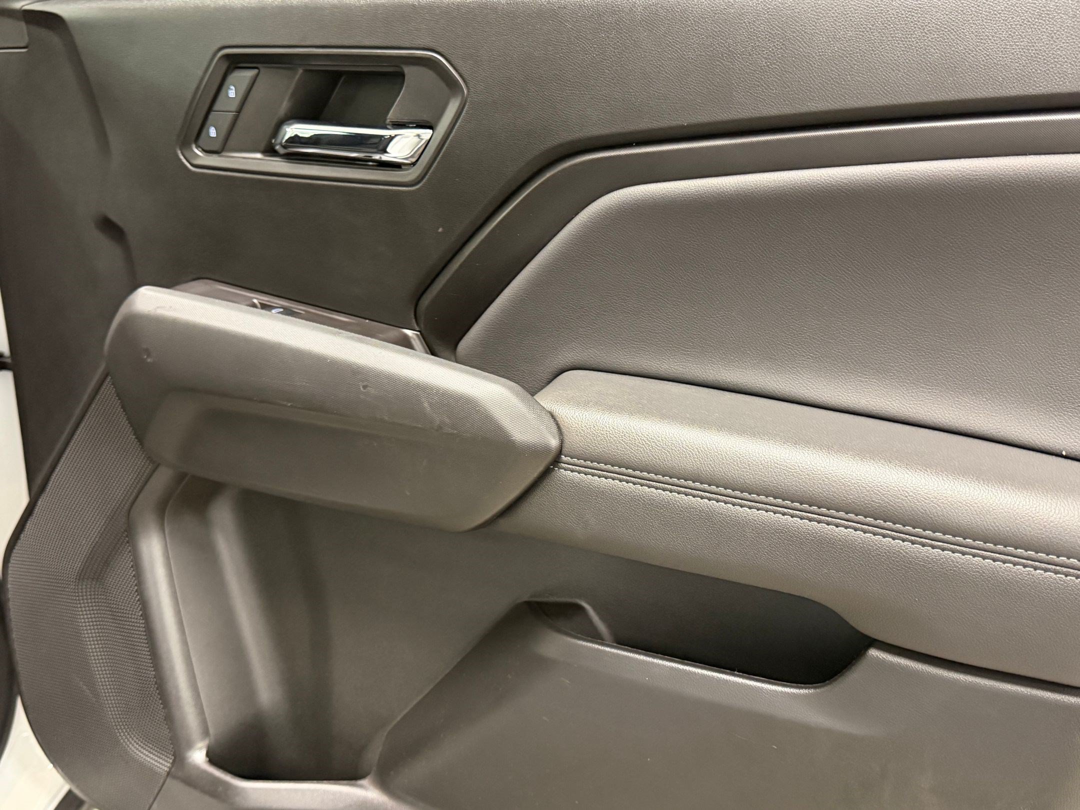 Used 2024 Chevrolet Colorado LT w/ LT Convenience Package III RWD image 37