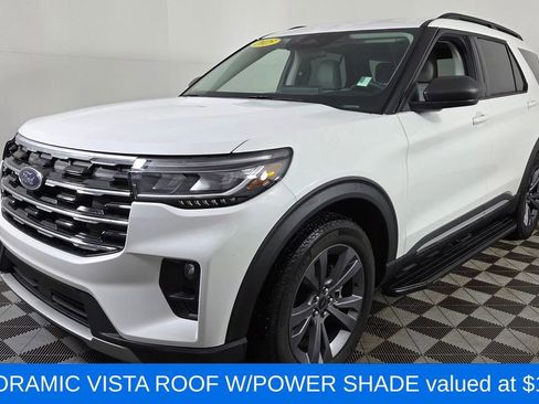 Used 2025 Ford Explorer Active w/ Active Comfort Package image 3