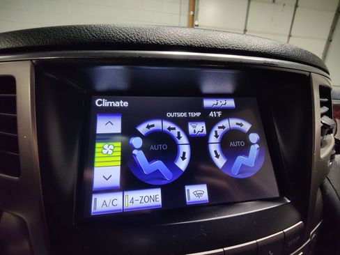 Used 2015 Lexus LX 570 4WD w/ Luxury Package image 42