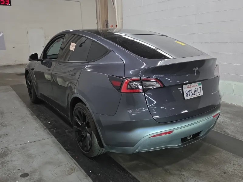 Used 2021 Tesla Model Y Long Range AWD/4WD image 3