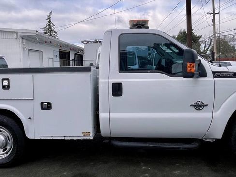 Used 2014 Ford F250 XL w/ Power Equipment Group image 6