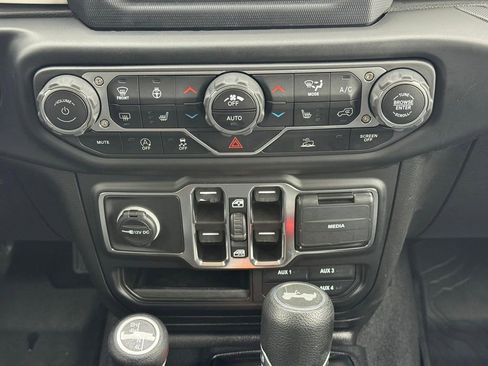 Used 2021 Jeep Wrangler Unlimited Sport AWD/4WD image 12