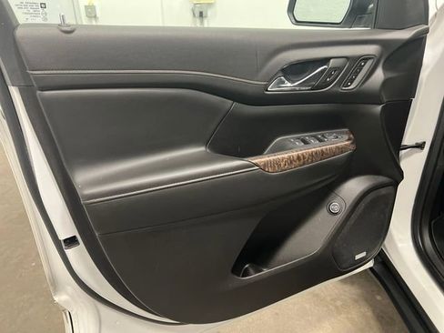 Used 2023 GMC Acadia Denali w/ Denali Ultimate Package image 10