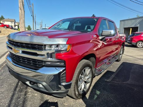 Used 2022 Chevrolet Silverado 1500 LT AWD/4WD image 3