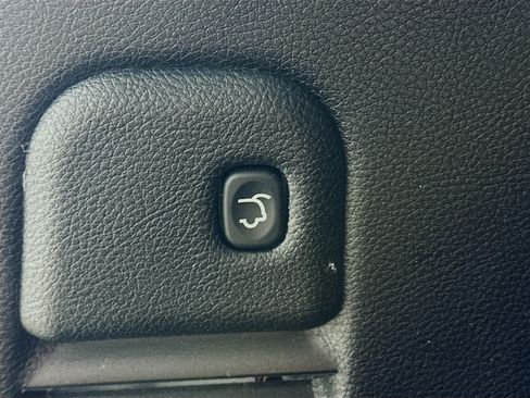 Used 2022 Jeep Grand Cherokee Limited w/ Trailer Tow Group IV image 35