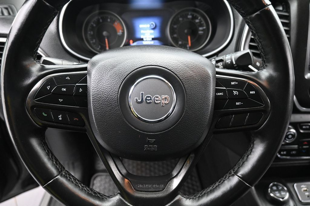 Used 2019 Jeep Cherokee Trailhawk w/ Cold Weather Group AWD/4WD image 13