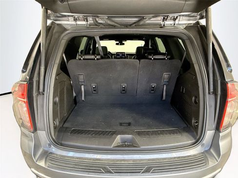 Used 2021 Chevrolet Tahoe LT image 17