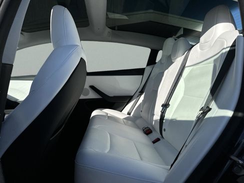 Used 2025 Tesla Model 3 Long Range image 22