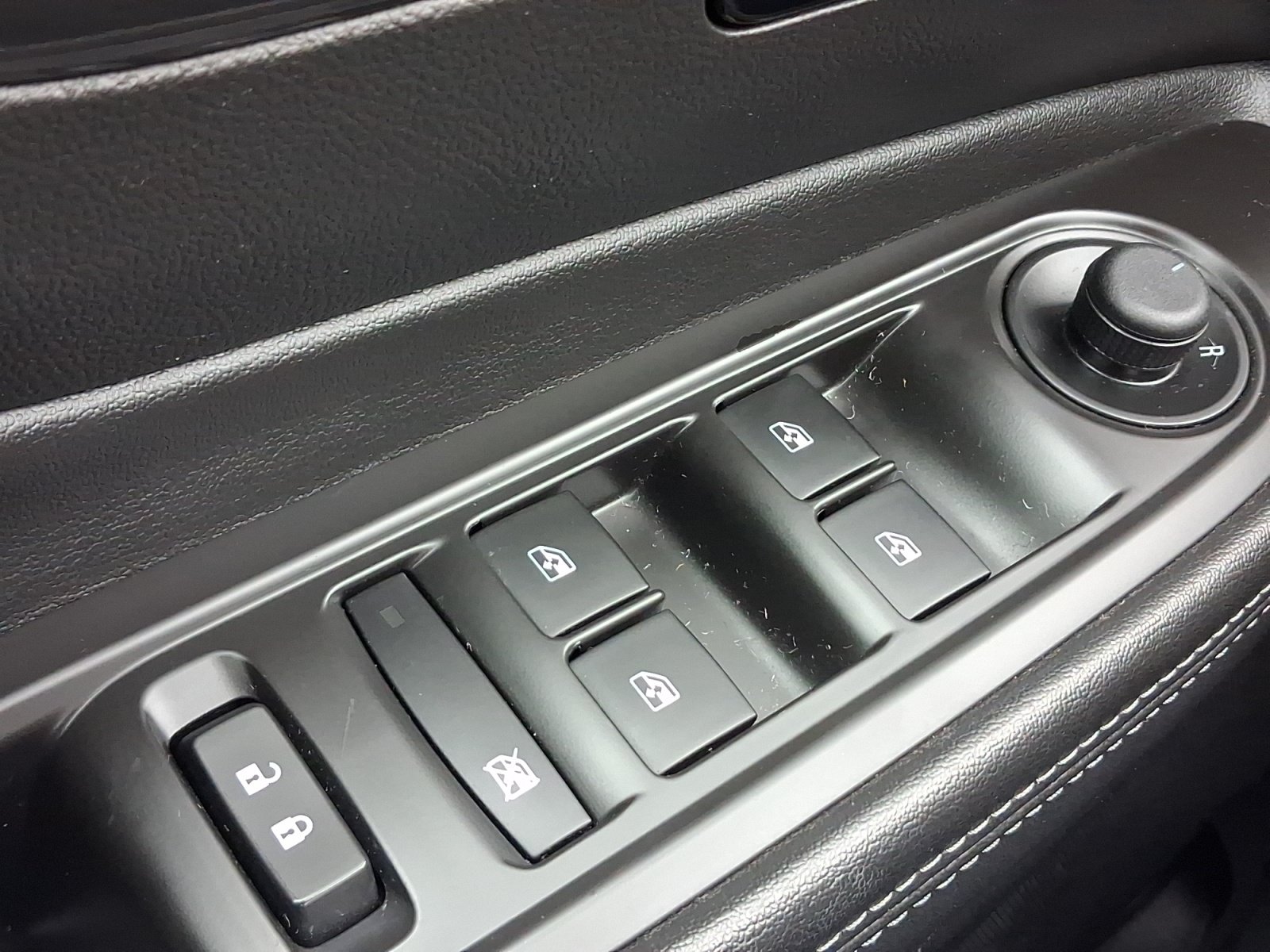 Used 2020 Buick Encore Preferred w/ Safety Package FWD image 13