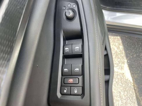 Used 2024 Jeep Grand Cherokee L Altitude RWD image 16