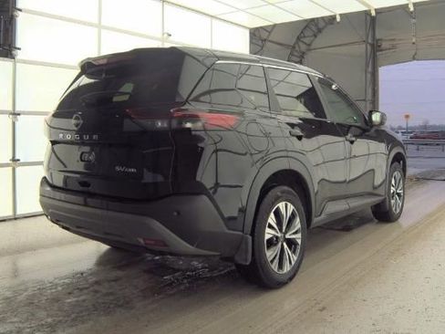 Used 2023 Nissan Rogue SV image 5