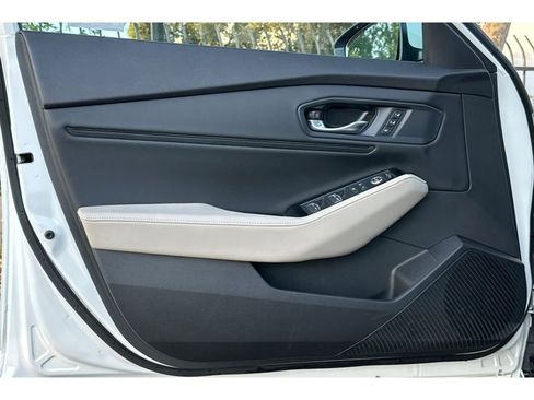 Used 2023 Honda Accord Touring image 11