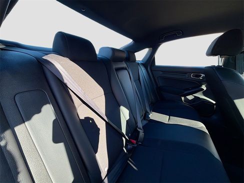 Used 2025 Honda Civic Sport image 24