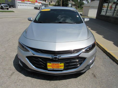 Used 2021 Chevrolet Malibu RS FWD image 2