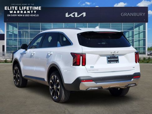 Certified 2026 Kia Sorento EX AWD/4WD image 4