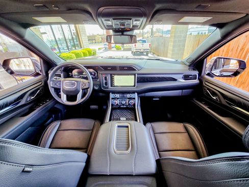 Used 2024 GMC Yukon XL Denali image 22