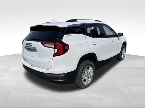 Certified 2023 GMC Terrain SLE w/ Driver Convenience Package FWD image 9