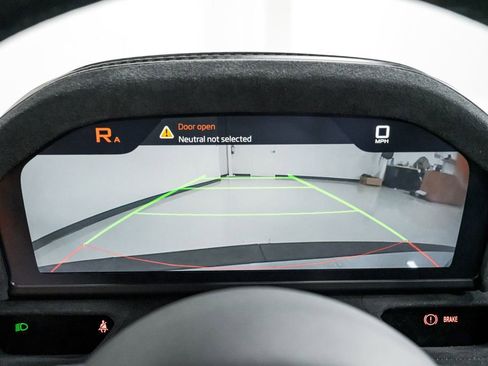 Used 2023 McLaren 720S Spider image 15