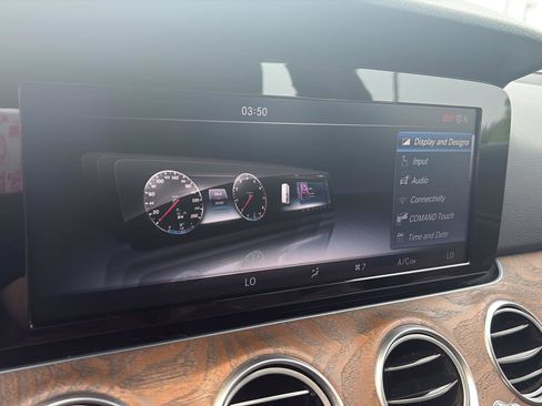 Used 2017 Mercedes-Benz E 400 4MATIC Wagon image 33