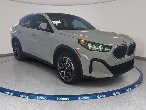 New 2026 BMW X2 xDrive28i w/ Convenience Package AWD/4WD image 3