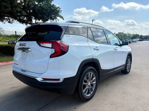 Used 2024 GMC Terrain SLT FWD image 5