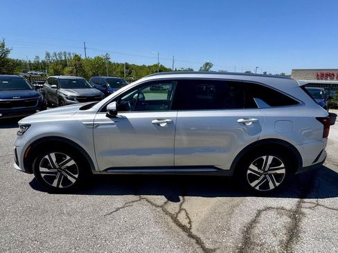 Used 2023 Kia Sorento SX Prestige w/ Panoramic Sunroof Package AWD/4WD image 2