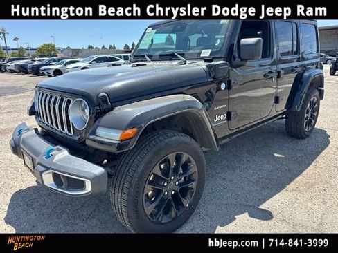 Used 2024 Jeep Wrangler Unlimited Sahara AWD/4WD image 1