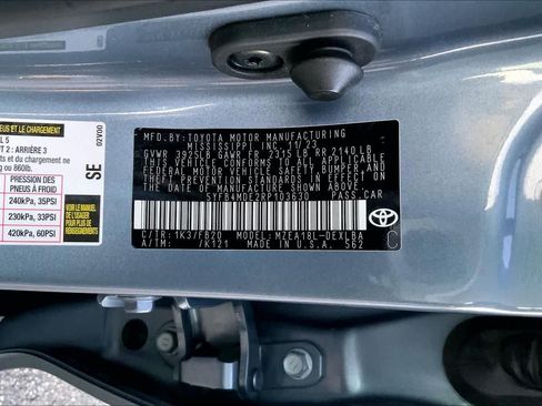 Used 2024 Toyota Corolla LE FWD image 31