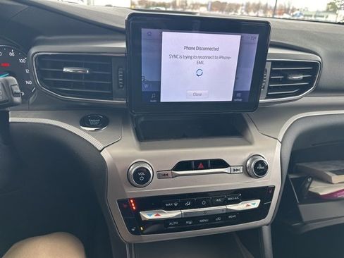 Used 2022 Ford Explorer XLT w/ Equipment Group 202A image 16